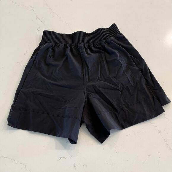 Lululemon Stretch Woven Relaxed-Fit High-Rise Shorts 4" Size XXS - Picture 3 of 10